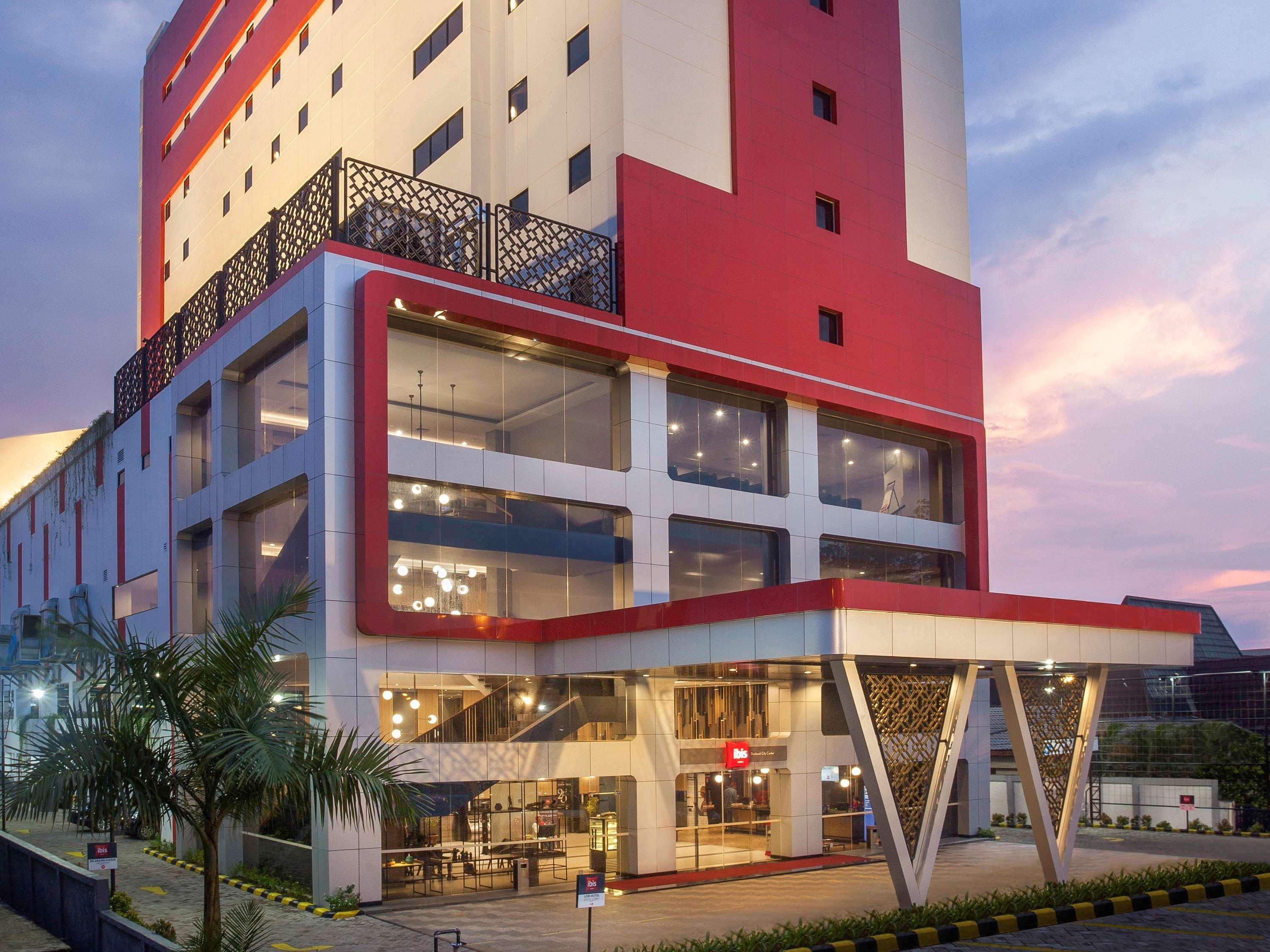 Ibis Pontianak City Center Εξωτερικό φωτογραφία
