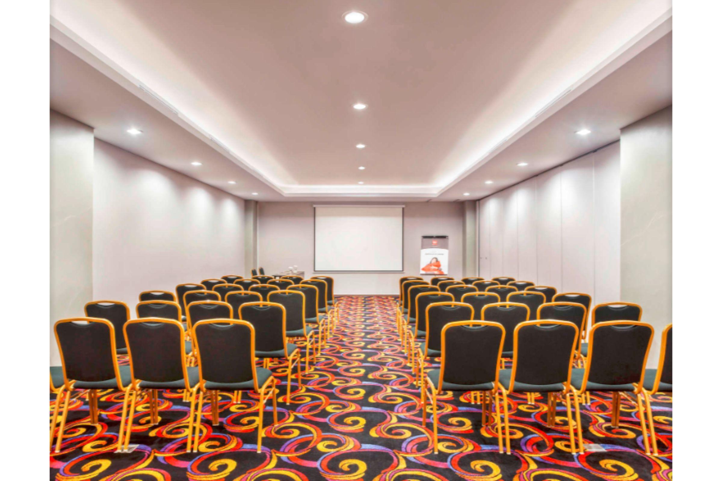 Ibis Pontianak City Center Εξωτερικό φωτογραφία