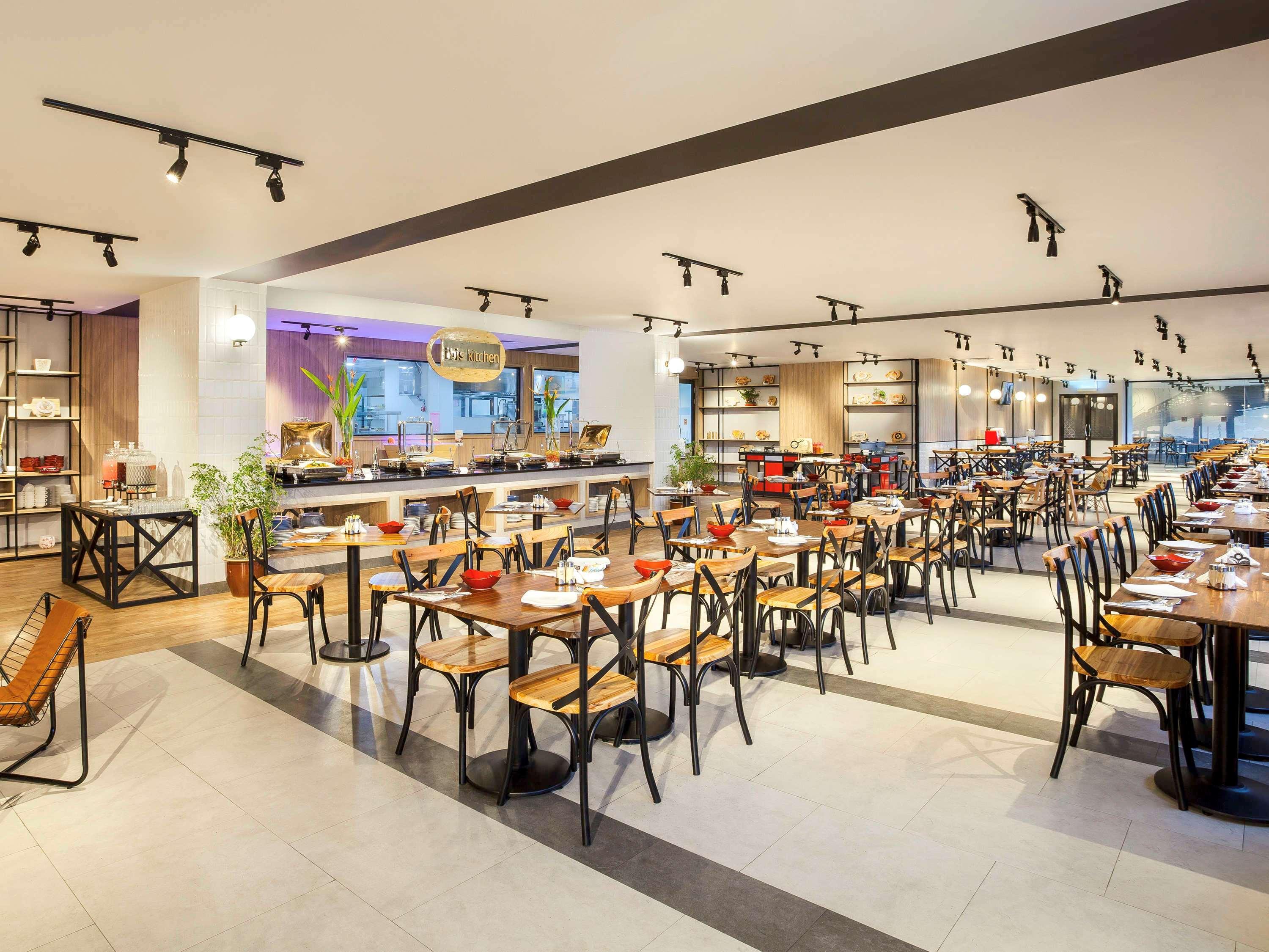 Ibis Pontianak City Center Εξωτερικό φωτογραφία