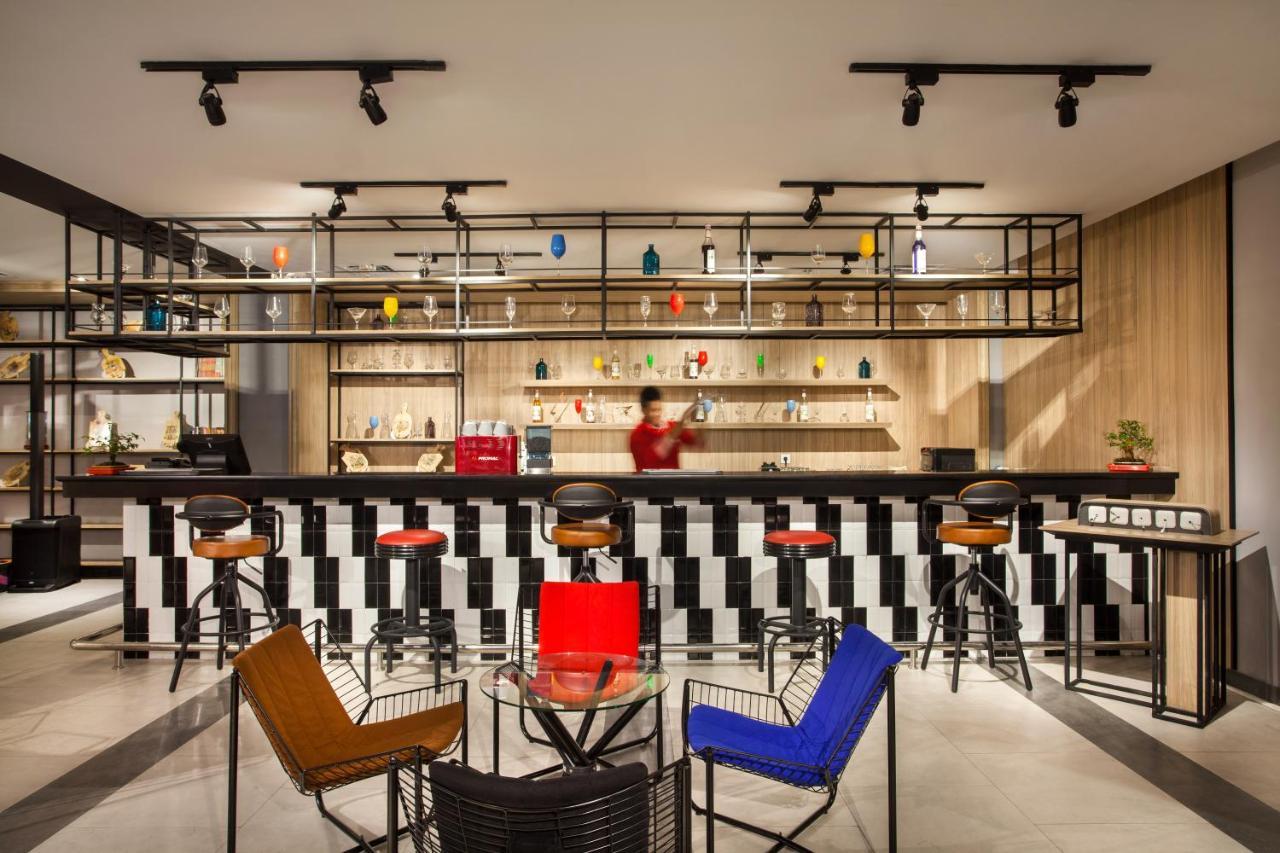Ibis Pontianak City Center Εξωτερικό φωτογραφία