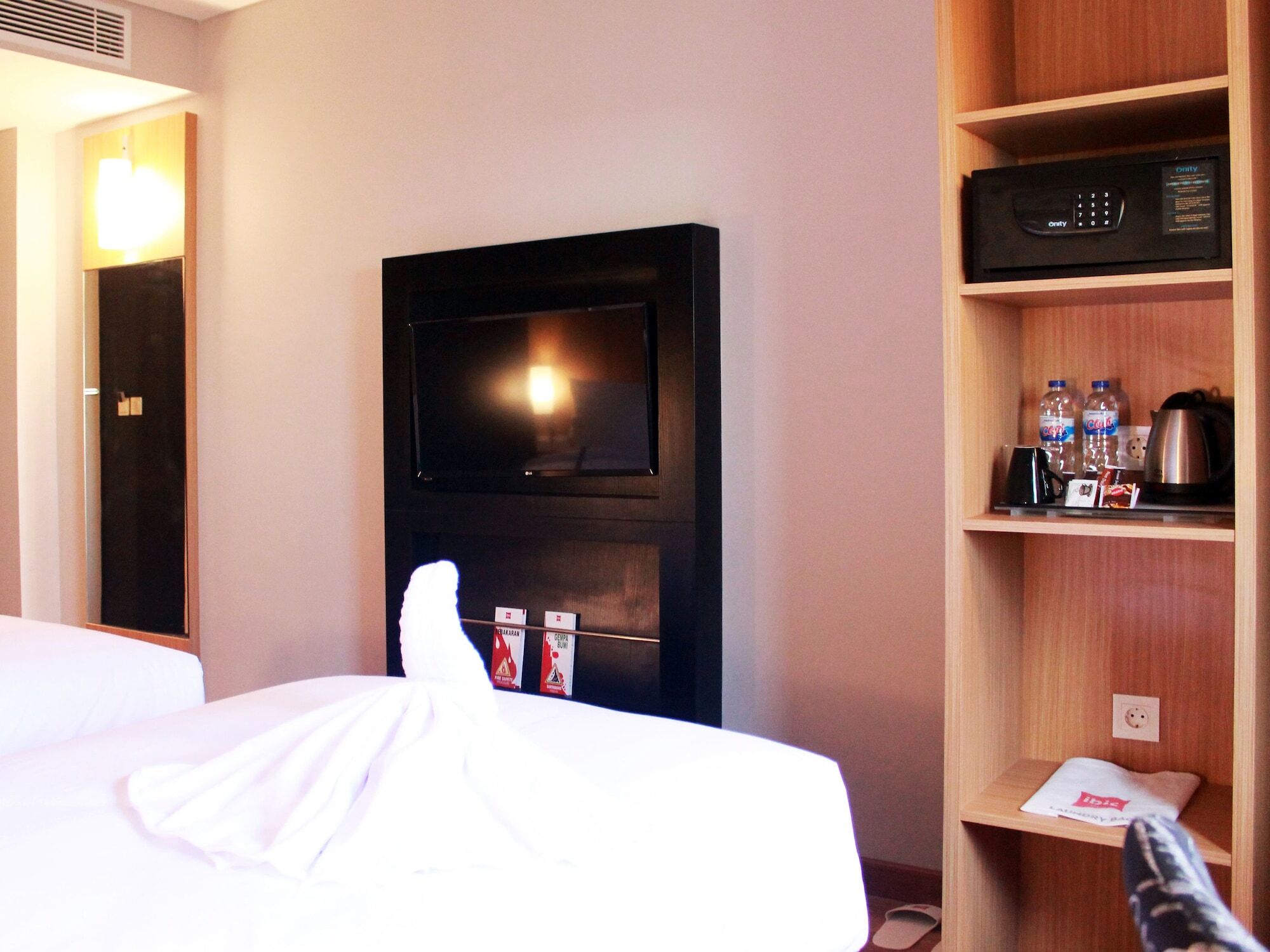 Ibis Pontianak City Center Εξωτερικό φωτογραφία